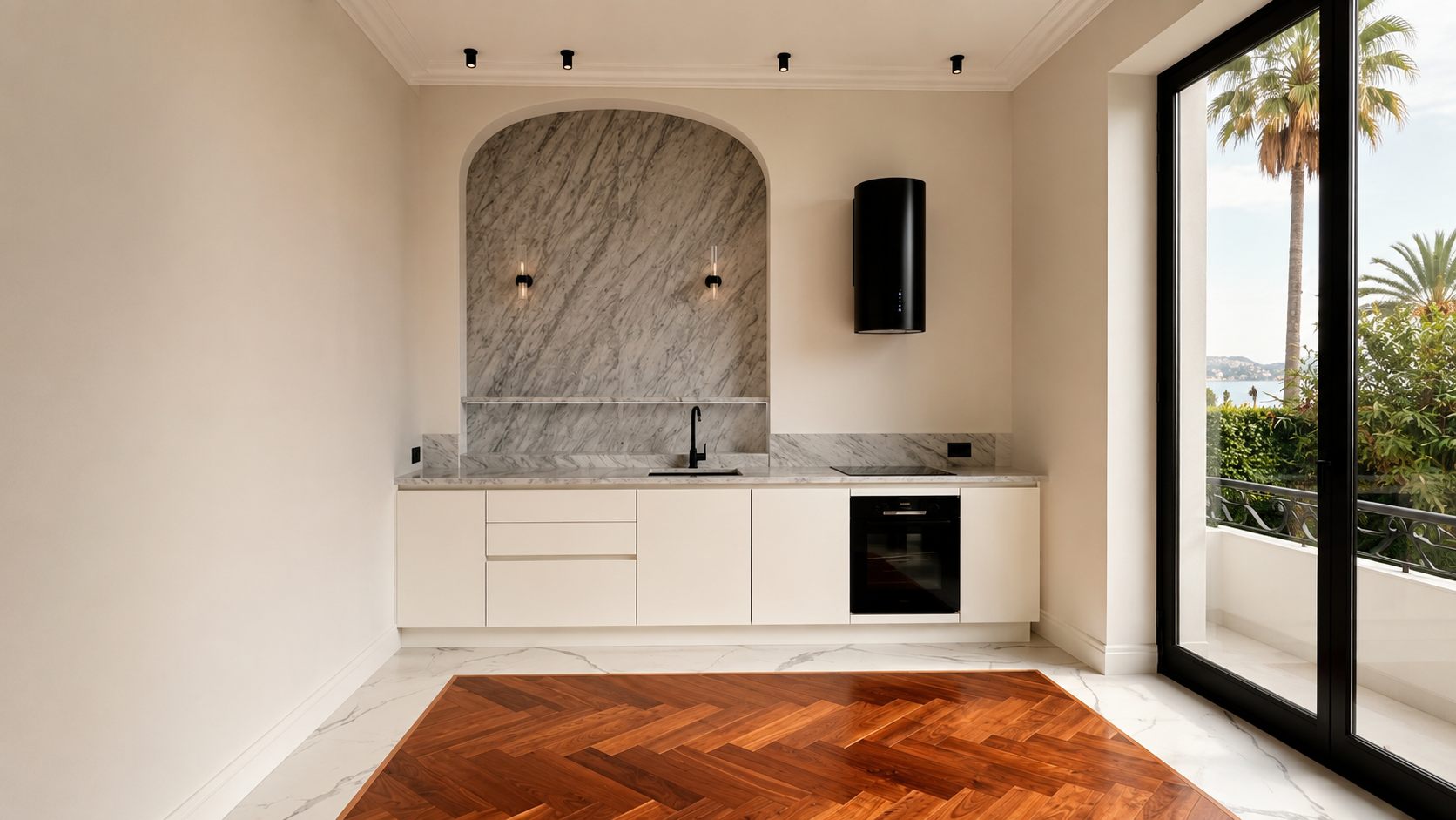 Cuisine rénovée par AGAPE dans une villa à Nice, marbre, parquet point de Hongrie et vue mer